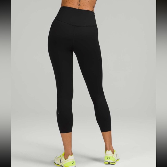Lululemon Size 8 Black‎ Base Pace High-Rise Crop Leggings - Picture 3 of 9